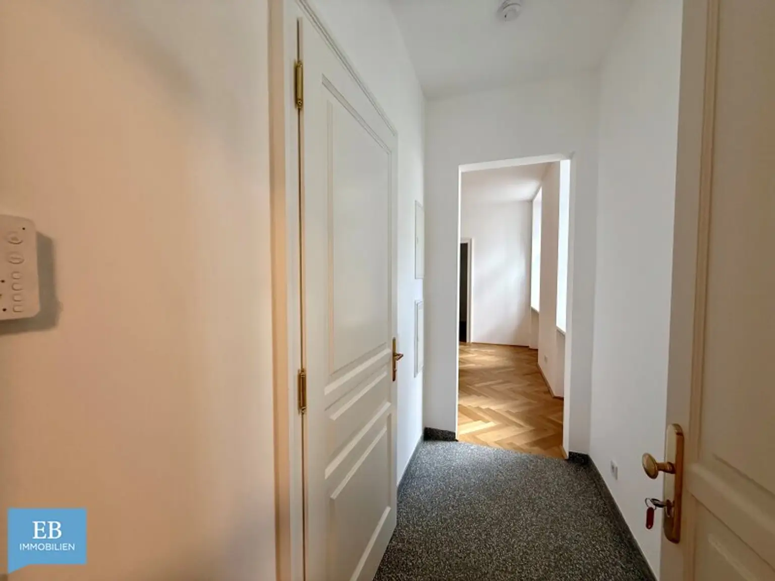 Barrierefreie Altbauwohnung - Komfort und Eleganz im Theaterbezirk