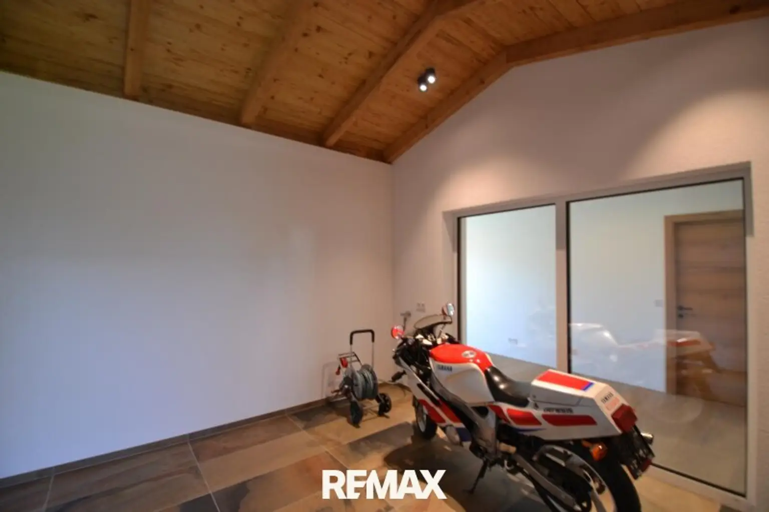Stellplatz Motorrad EG