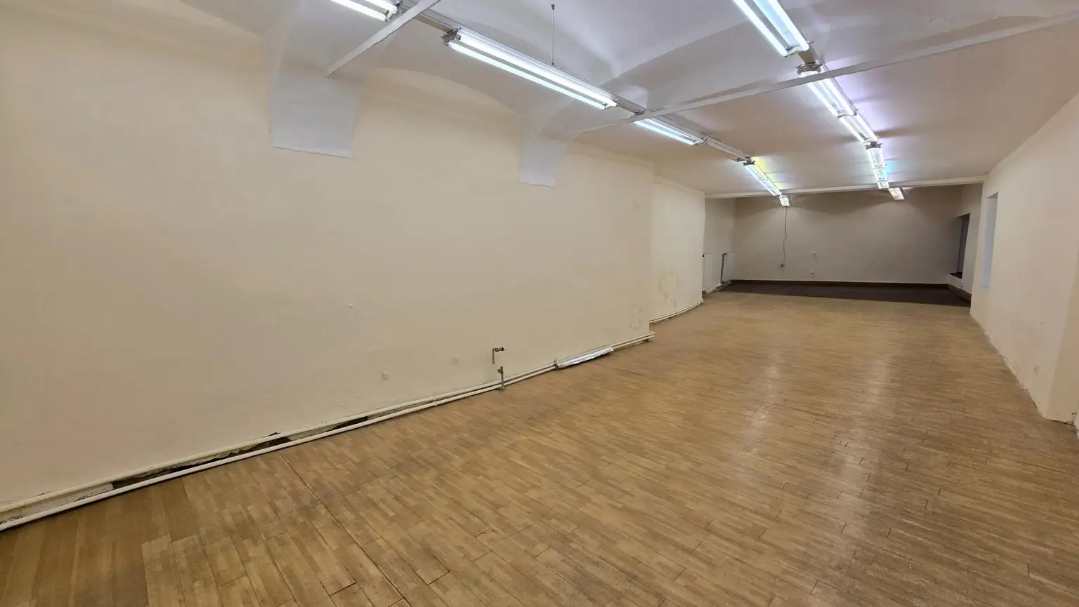 Geschäftslokal, Büro, Praxis, Salon usw. keine Gastro !