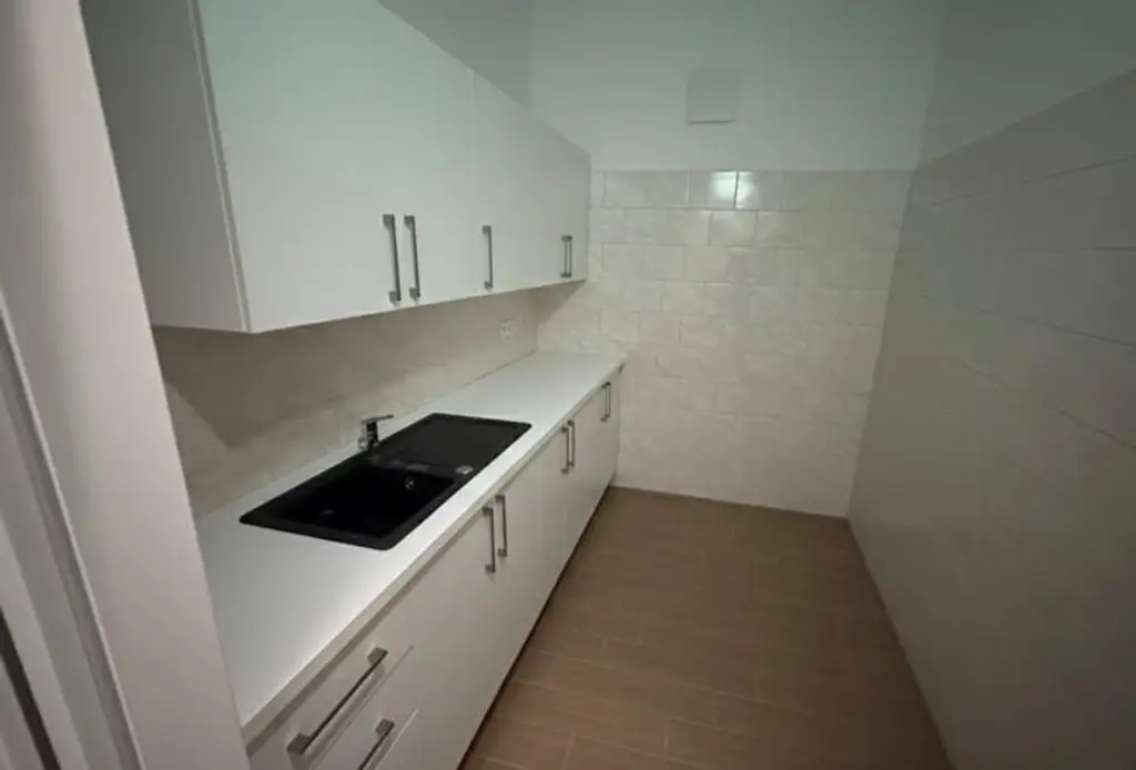 ''Bürofläche mit 3 Büros, Empfang, Küche & Sanitäranlagen – sofort bezugsfertig''