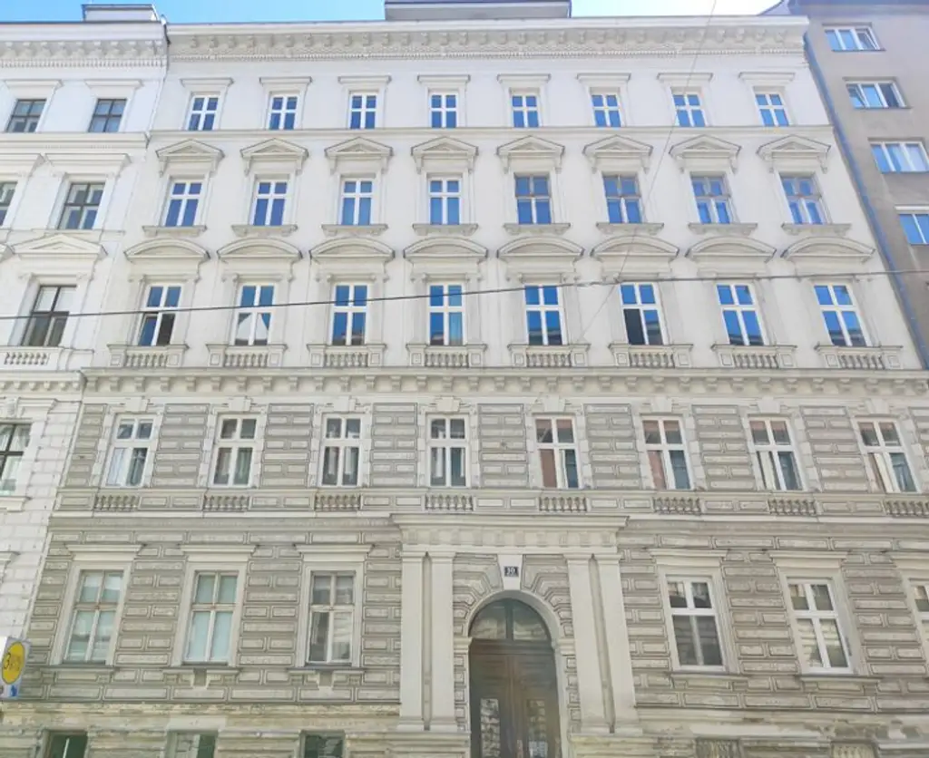 Hörlgasse! Großzügige Altbauwohnung zum selbst gestalten im 3. Liftstock in zentraler Citylage!