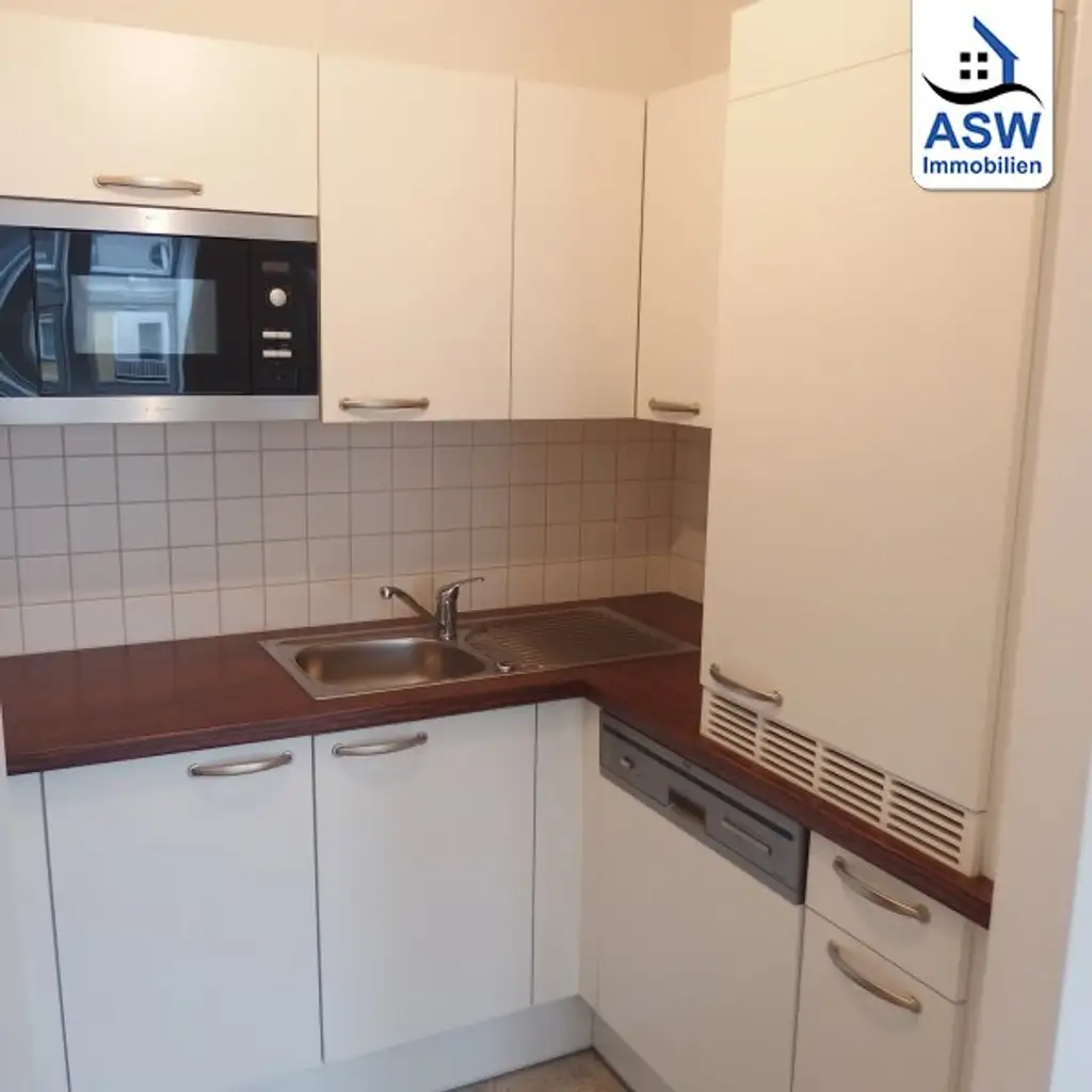 Wunderschöne 3-Zimmer Dachgeschoßwohnung mit Balkon in U-Bahn-Nähe (U3)