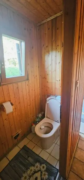 + SOMMERAKTION - EINMALIGE CHANCE + Ferienhaus am Neufelder See - Möglich auch als Zweitwohnsitz - paar Minuten vom Badesee entfernt - Privatstraße um nur € 44.900,-