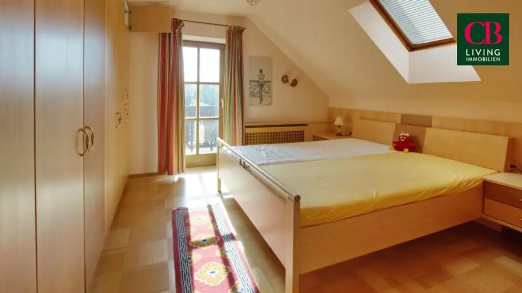 Großzügiges Einfamilienhaus in herrlicher Grünruhelage mit Fernblick