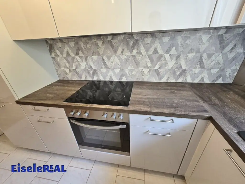 tolle 2 Zimmer Wohnung, extra Küche