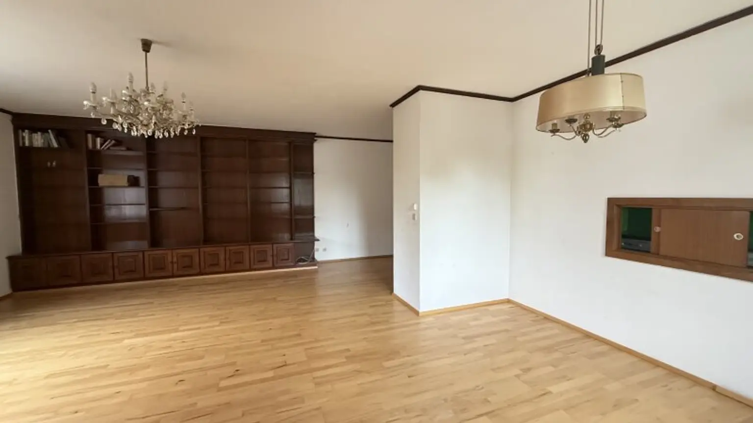 Familiewohnung in Ruhelage: 5-Zimmer mit separater Küche und Garagenstellplatz inklusive nahe Setagayapark