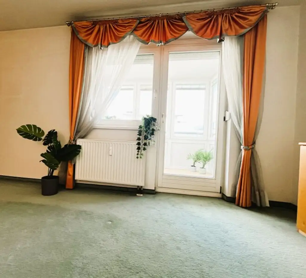 WOHNEN MIT AUSBLICK: Wunderschöne 3-Zimmerwohnung mit 2 verglasten Balkonen nahe Stadtgrenze von INNSBRUCK!