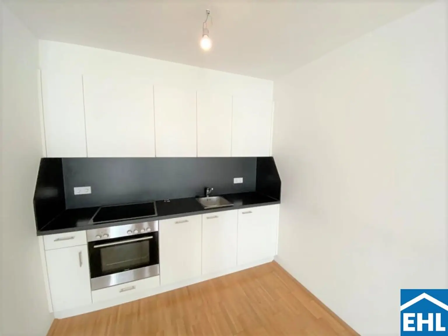 Wundervolle 2 Zimmer Wohnung mit Loggia am Hauptbahnhof