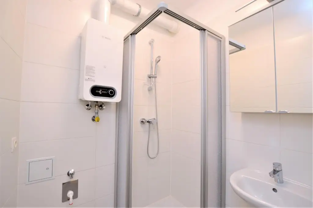 Mitten im Achten! Ideale Single Wohnung mit Top Infrastruktur