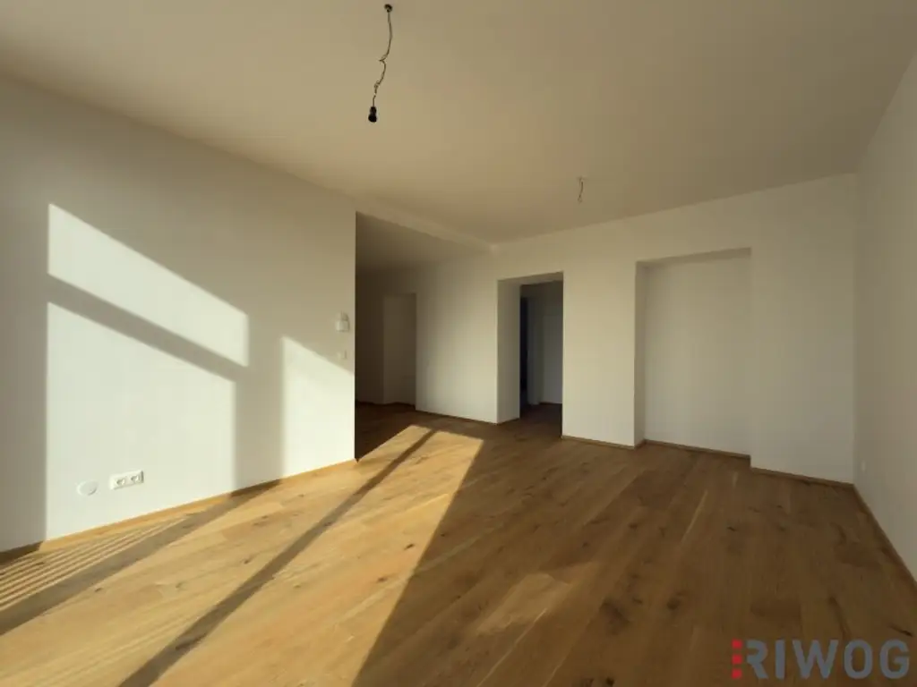 HERBSTAKTION - NEUE PREISE |  3-Zimmer Altbauwohnung mit großzügiger Verglasung und südseitigem Innenhofbalkon  | Fernwärme