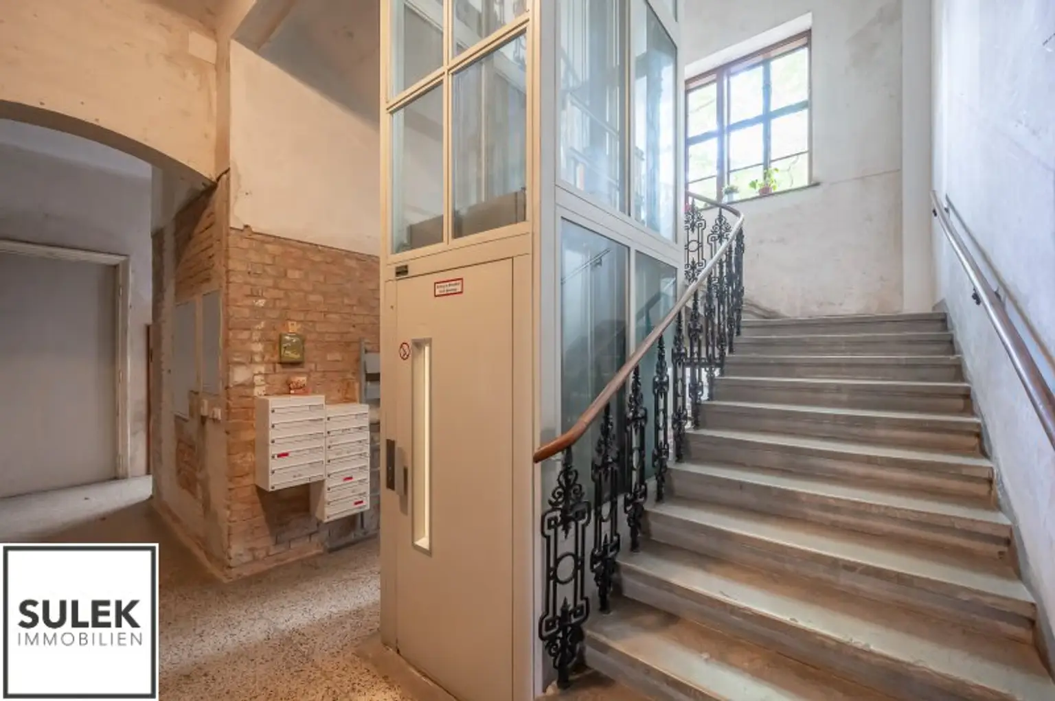 Wohntraum realisieren: DG-Maisonettewohnung mit Balkon & Terrasse in der Florianigasse!