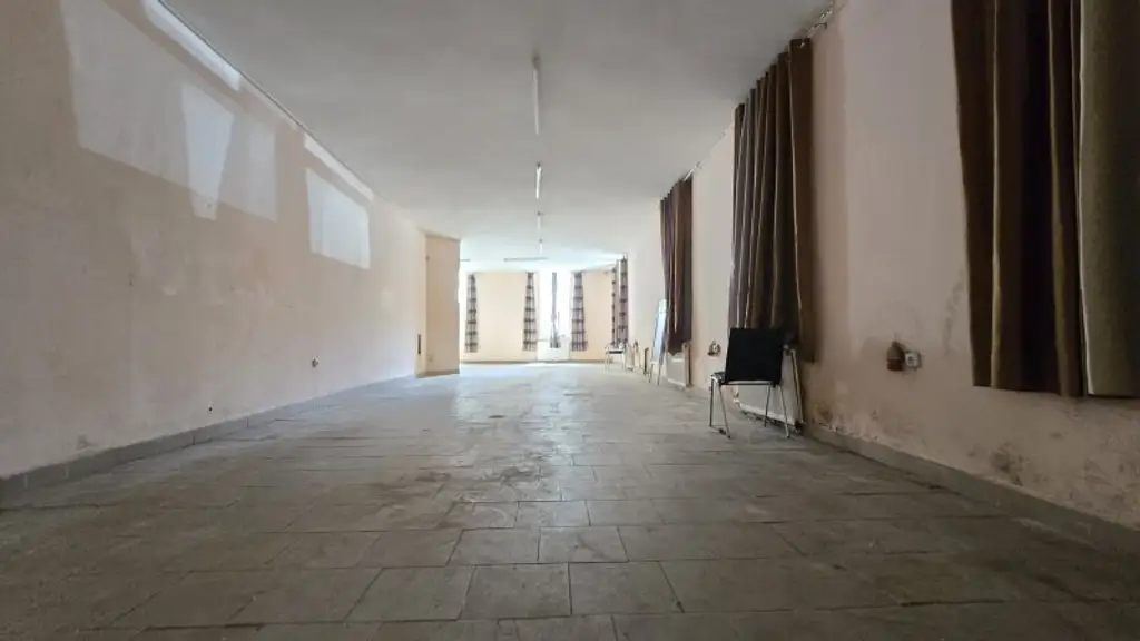 Schöne Geschäftslokal, Gewerbeimmobilien, Souterrain