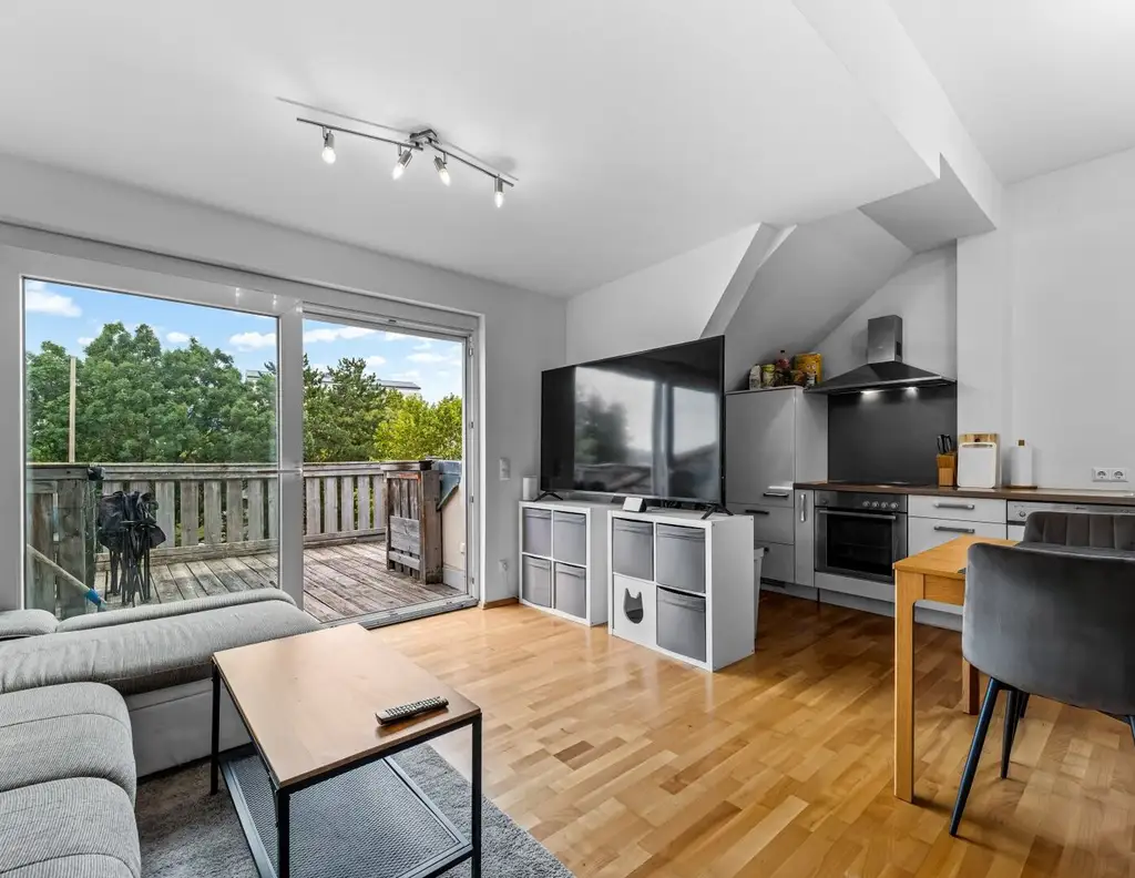 Charmante 3-Zimmer-Dachgeschosswohnung mit Terrasse und Bergblick in Klagenfurt!