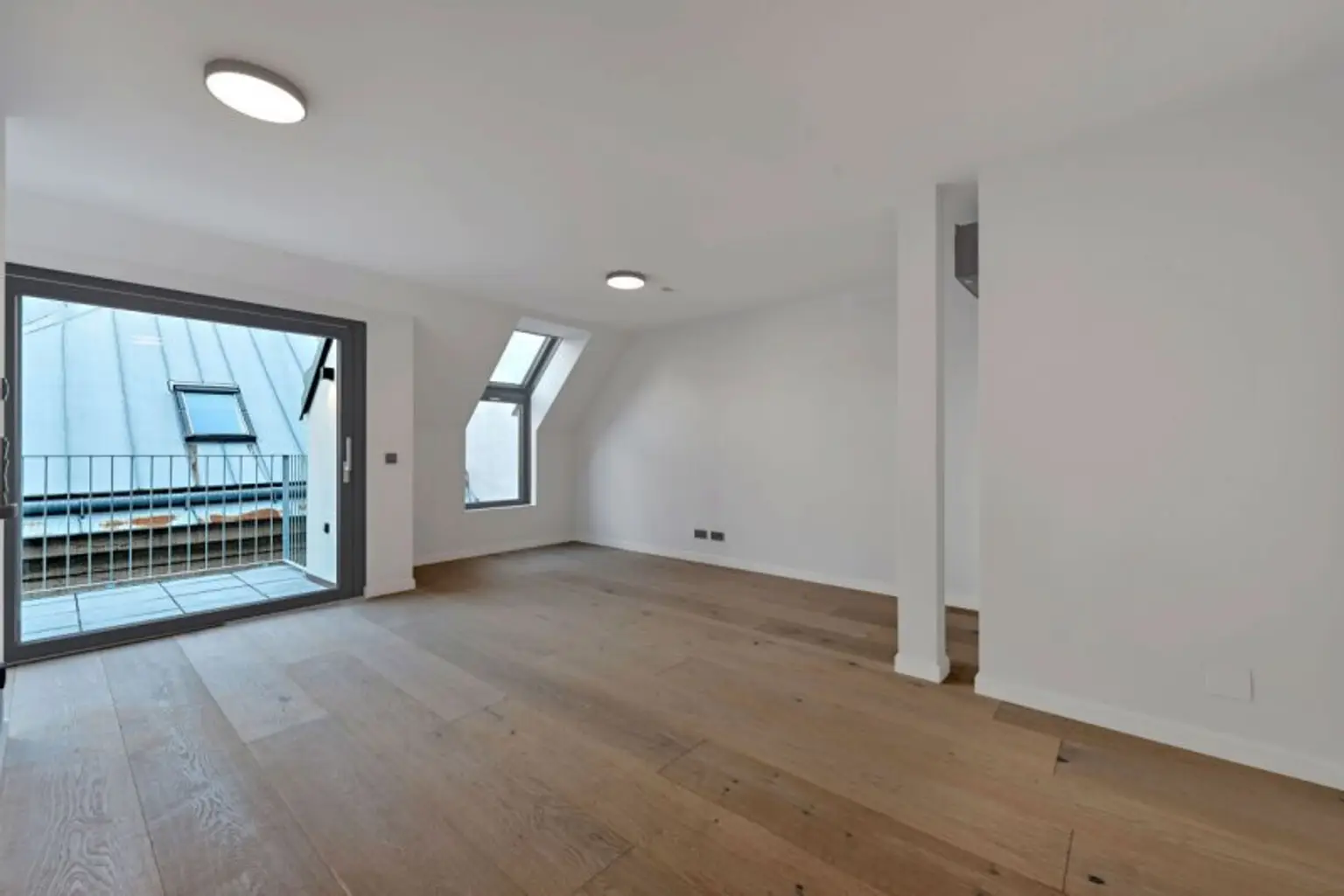 Krongasse! Erstbezug DG-Terrassenwohnung auf liebevoll neu saniertem Altbauhaus - Top16