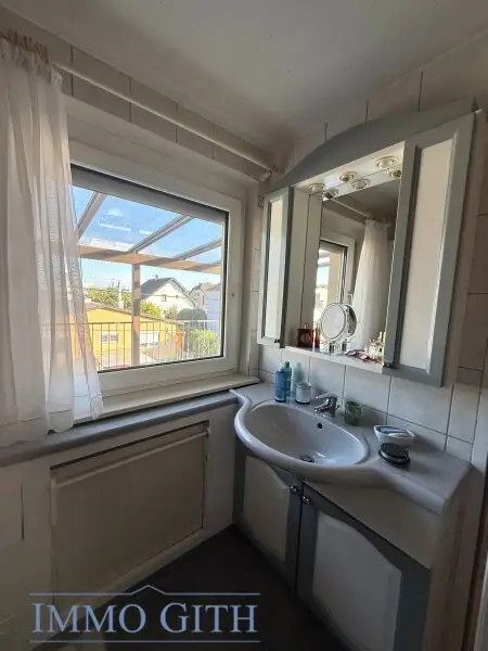 ELEGANTES STADTHAUS MIT GARTEN IN RUHIGER SACKGASSE NÄHE S-BAHN „WIEN KAISEREBERSDORF“ – IN 1110 WIEN ZU KAUFEN!