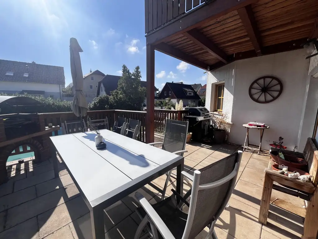 "Solides, Charmantes Haus mit Garten und Pool"
