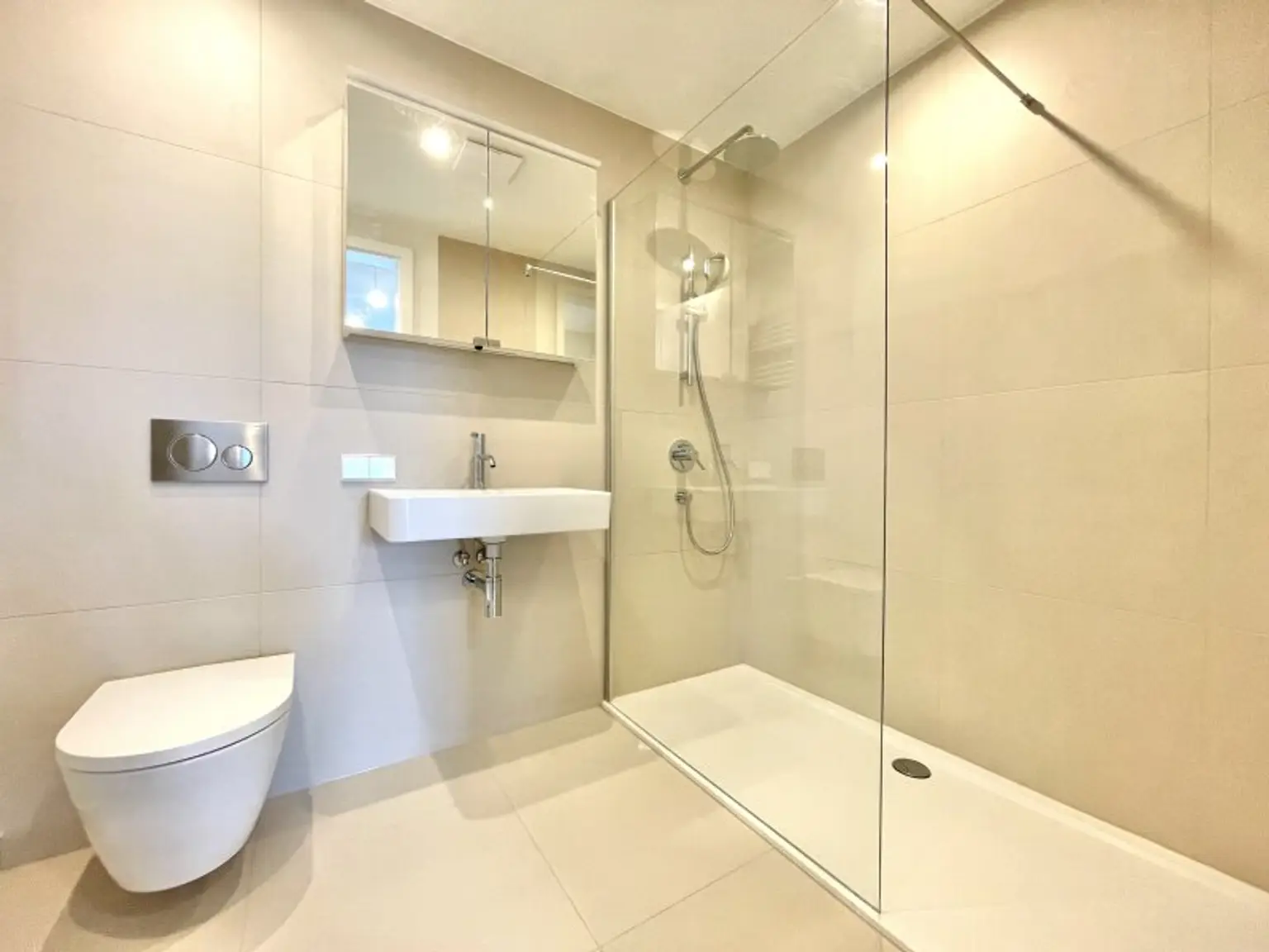 ***Grünblick im Viertel Zwei – Exklusives Wohnen über den Dächern Wiens - Infinity Rooftop-Pool - Panoramasauna - Fitnessbereich***