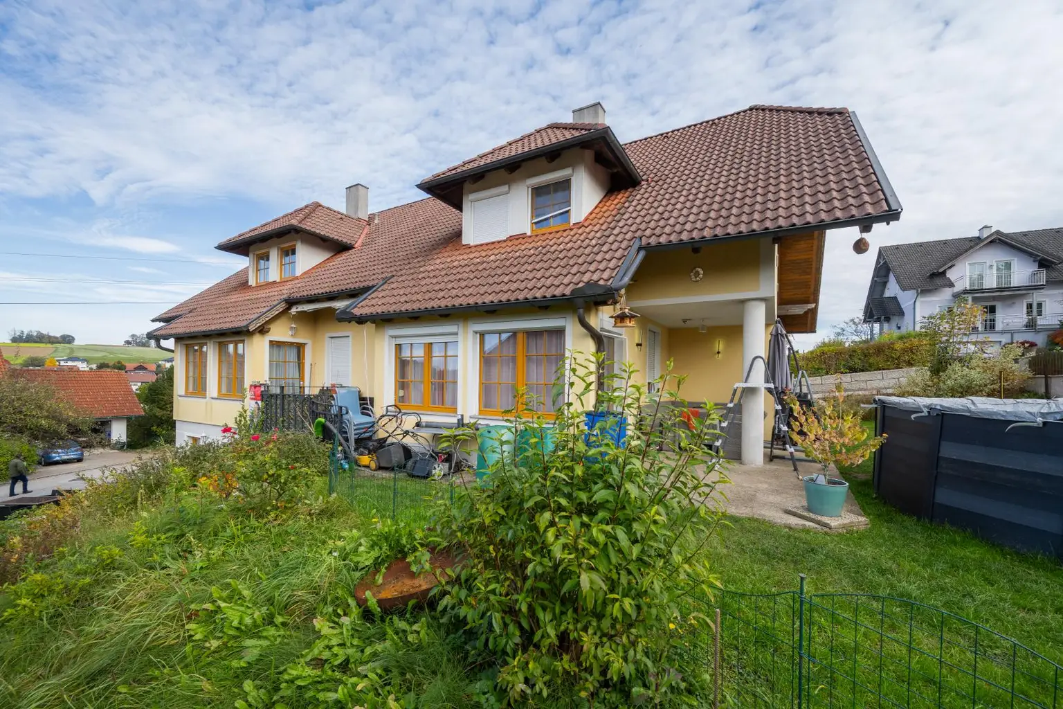 „Anleger-Hit“ Wohnhaus mit 3 Wohnungen und Garten!