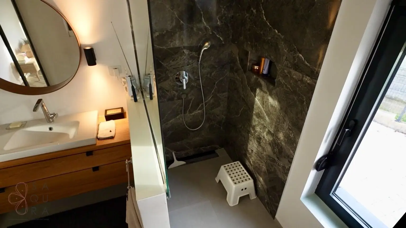 52a2d4ec-dc8e-46aa-985c-516c0c301a0d