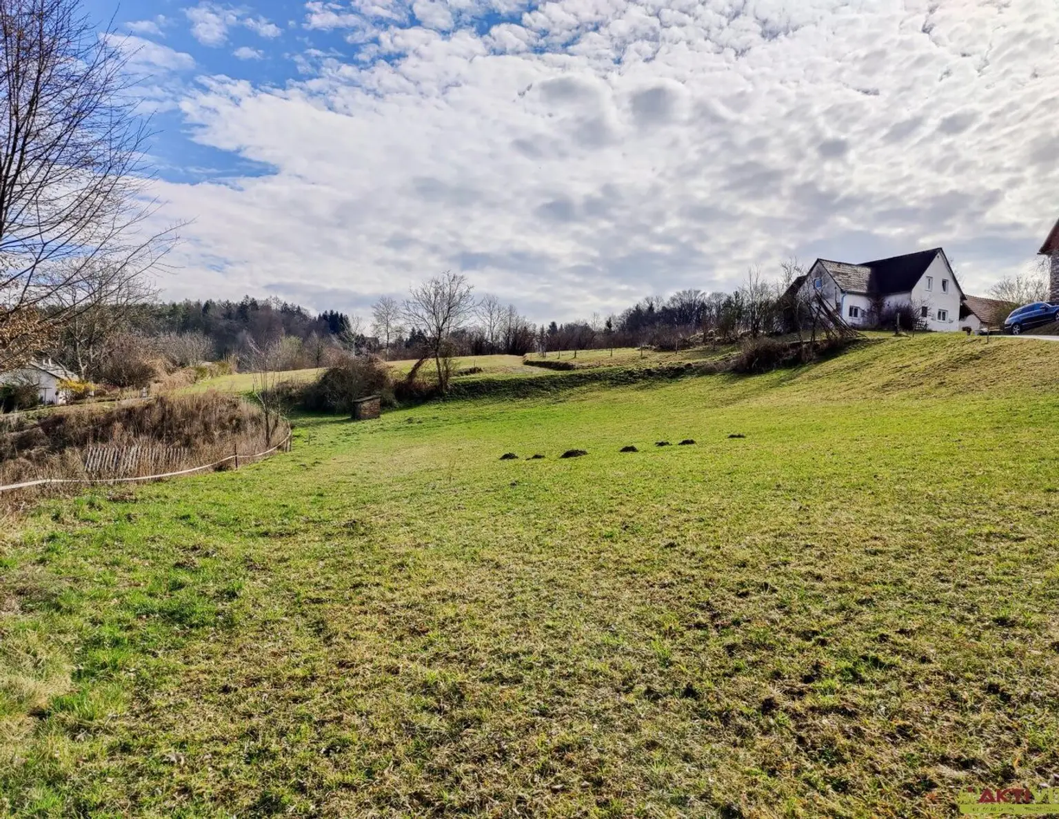 5 Min. vor Graz. - Erhöhte Lage mit Fernblick. - Wohn-Baugrund mit perfekter Autobahn-Anbindung!