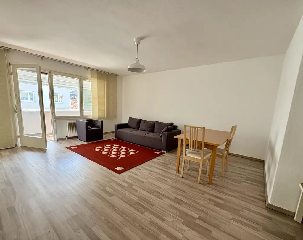 WG geeignet- großzügige 4 Zimmer-Mietwohnung mit verglaste Loggia in Geidorf.