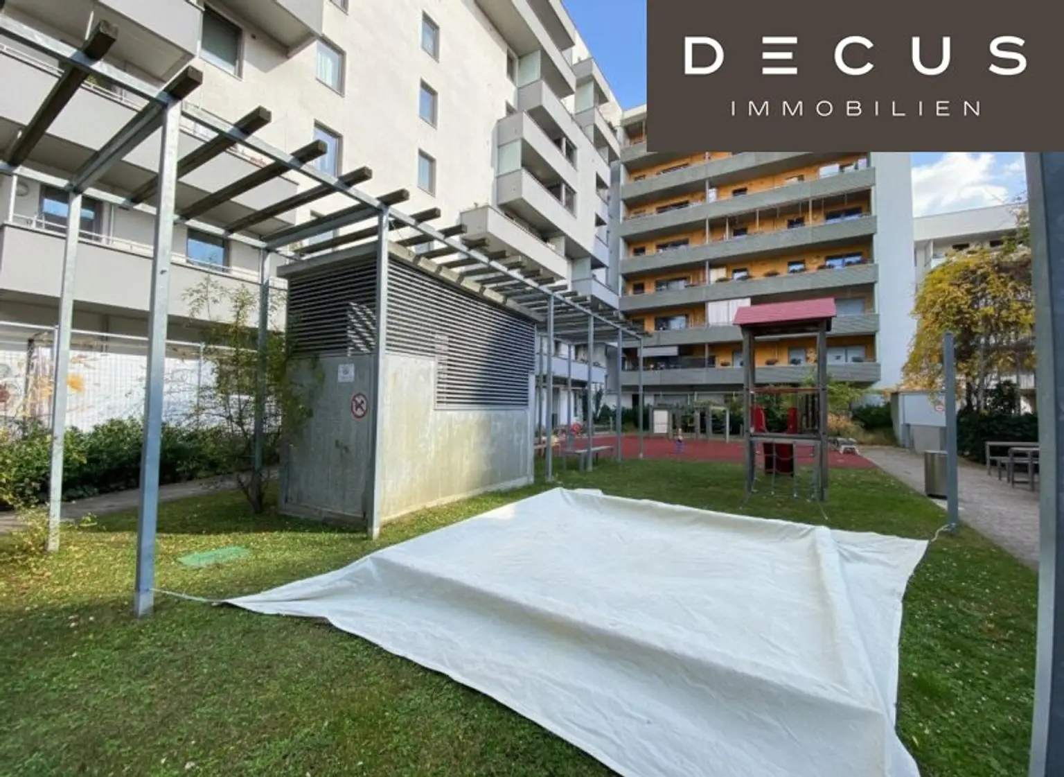 3-ZIMMER | GROSSZÜGIGE WEST-LOGGIA | AB 01.01.2026 VERFÜGBAR | RUHIGE HOFLAGE NAHE WIENERBERG