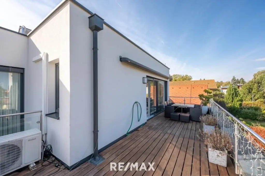 WOHNEN MIT STIL | KOMFORT | LUXUS UND SWIMMINGPOOL in Grünruhelage.