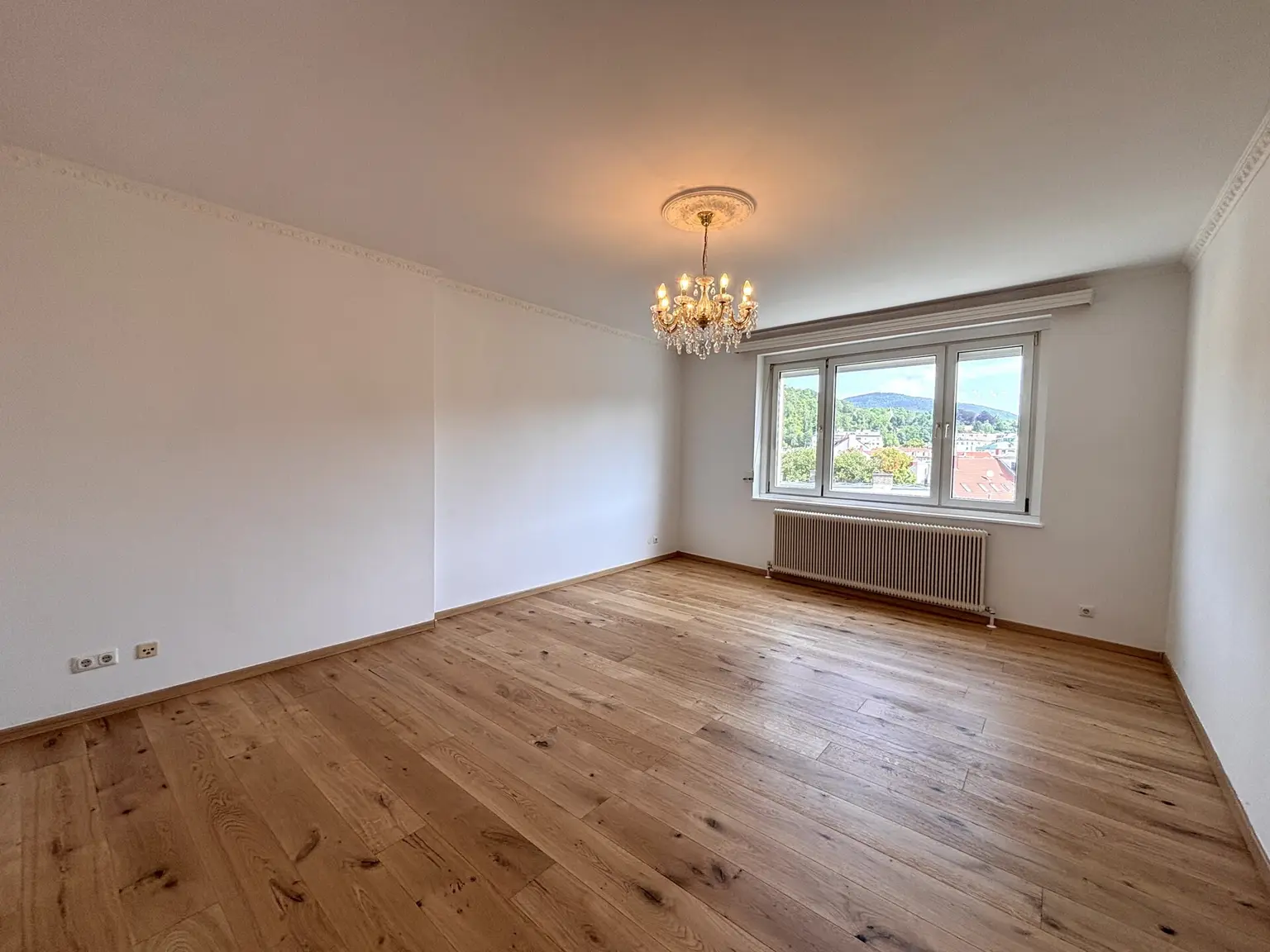 3 ZIMMER + Parkplatz  im ZENTRUM!!!