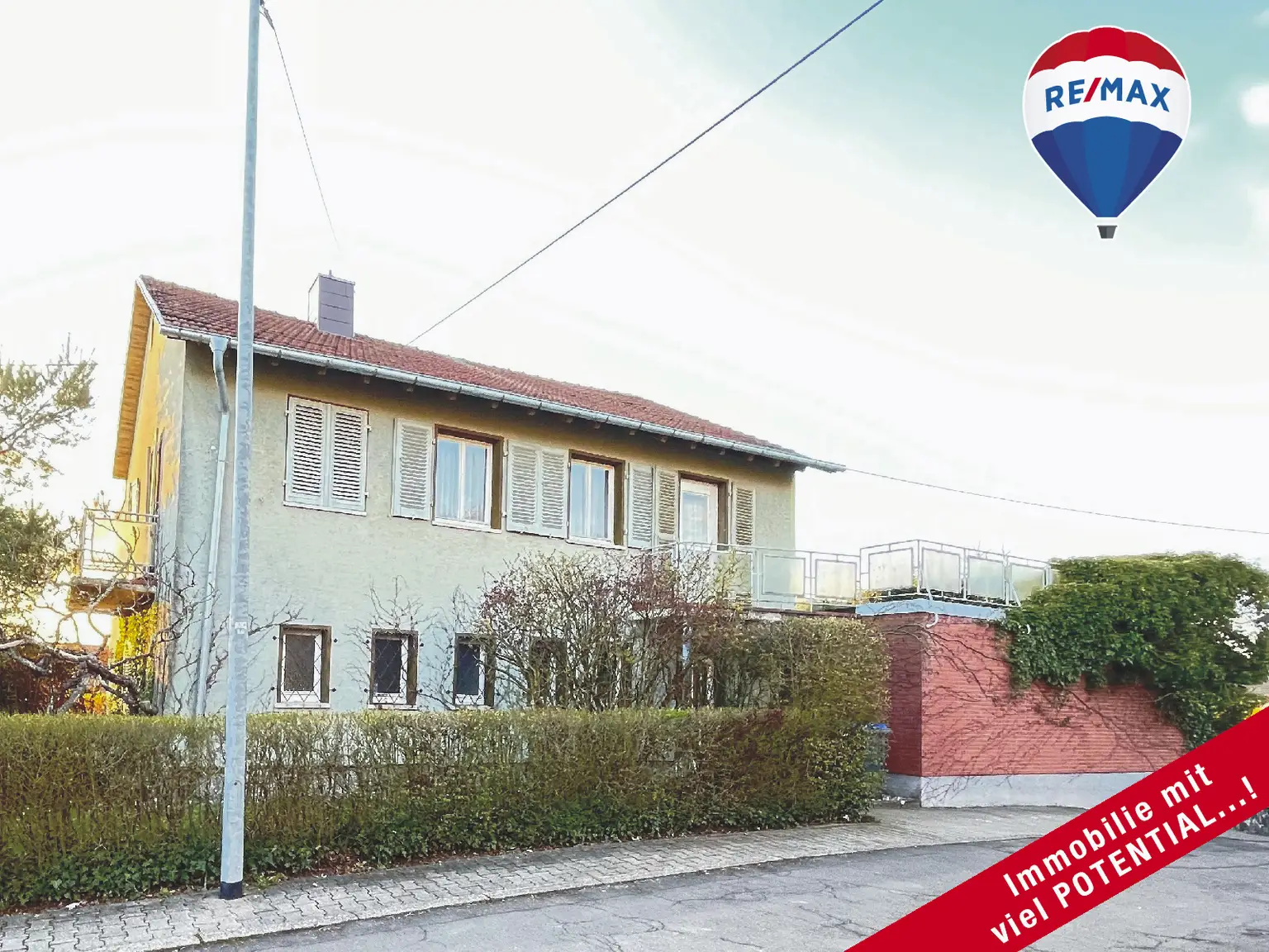 GERÄUMIGES Einfamilienhaus -
 GUT aufgeteilt mit Garten + Garage 
 in RUHIGER + NATURNAHER Lage...!