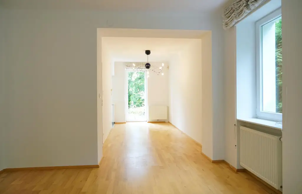 Einziehen und wohlfühlen! Moderne 2-Zimmerwohnung in Grün- und Ruhelage mit Terrasse und Eigengarten – Carport inklusive!