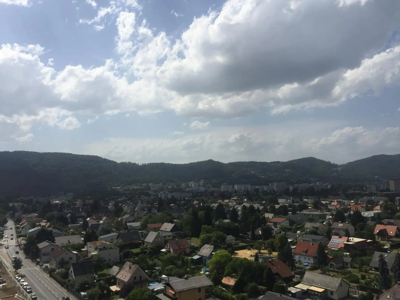 Sanierte 4-Zimmer-Wohnung mit 2 Balkonen und traumhaftem Blick über Graz inkl. Stellplatz