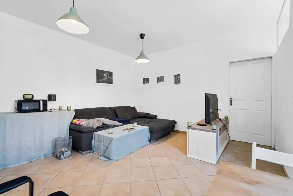"Großzügiges Grundstück mit Pferdehof und sanierungsbedürftigem Haus – nur Minuten von Wien entfernt"