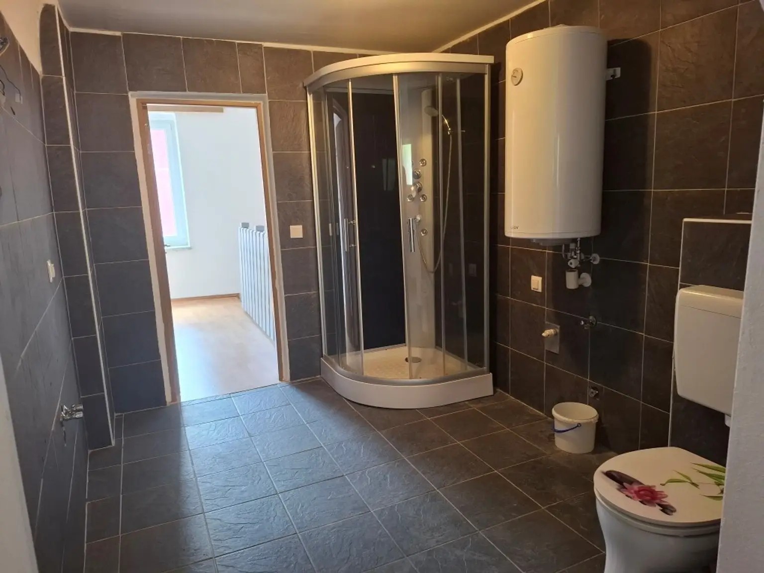 Geräumige 3-Zimmer-Wohnung mit Freifläche im 1. Obergeschoß in Judenburg zu mieten !