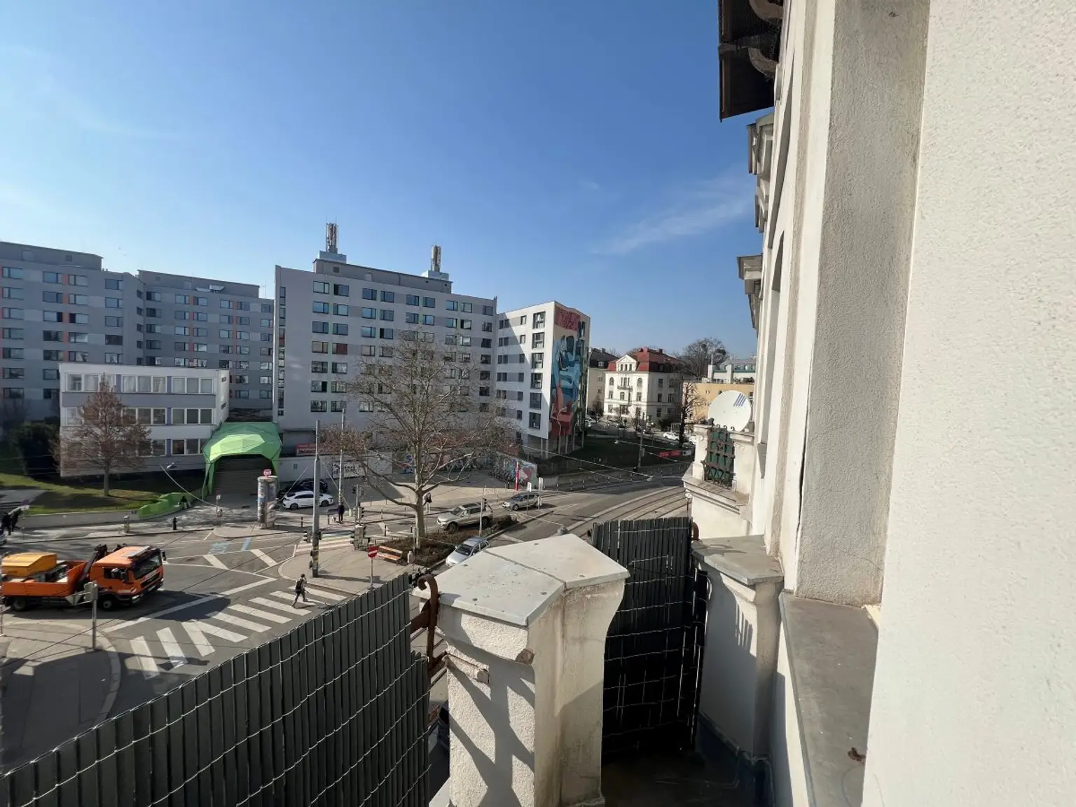 11 | CHARMANTE 2 Zimmer ALTBAUWOHNUNG  mit Balkon – Unbefristet | Prima Service Immobilien