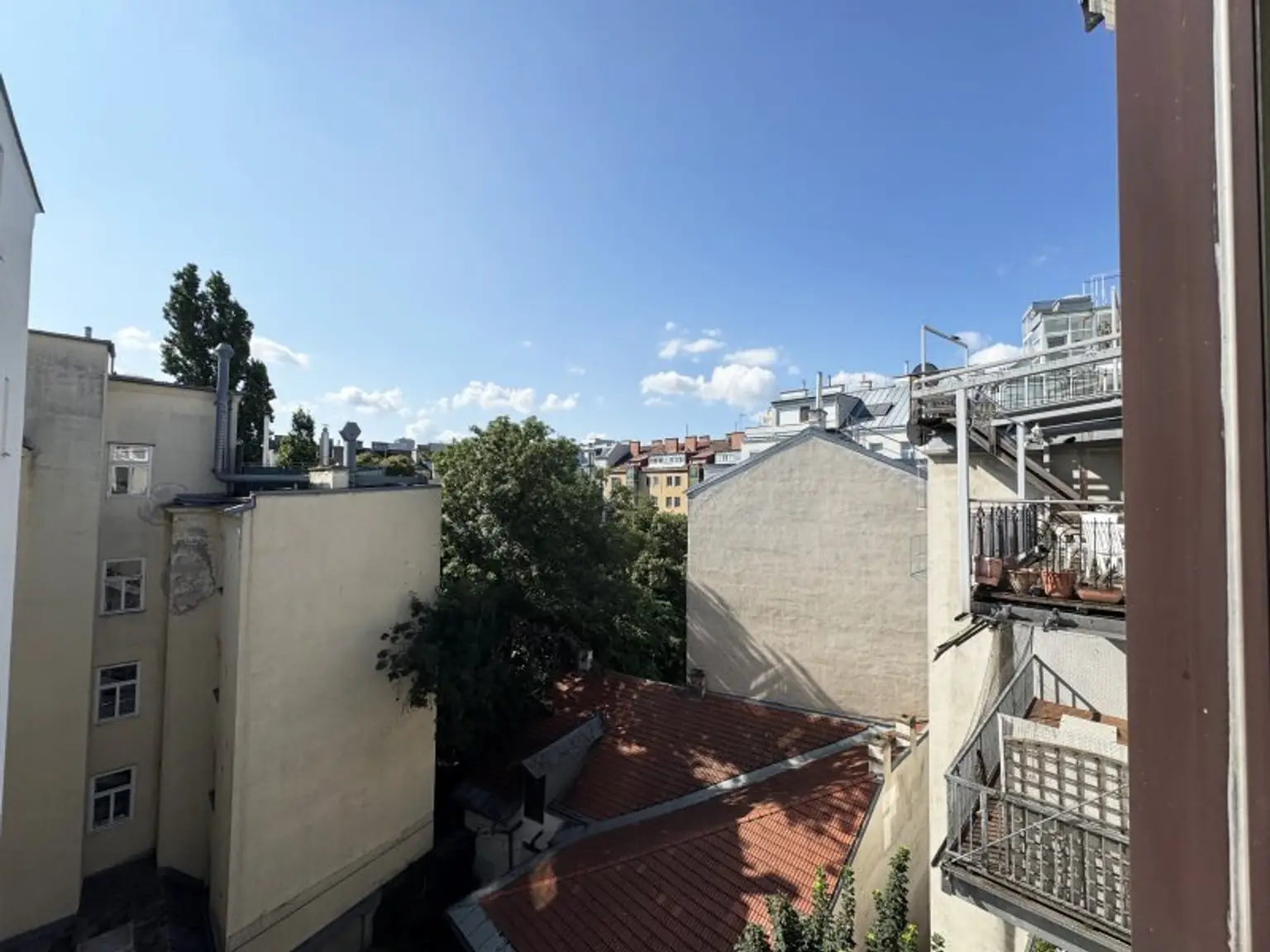 Jetzt investieren: Saniertes Wohnhaus – Eigentum nahe dem Zentrum und schneller Anbindung zur WU