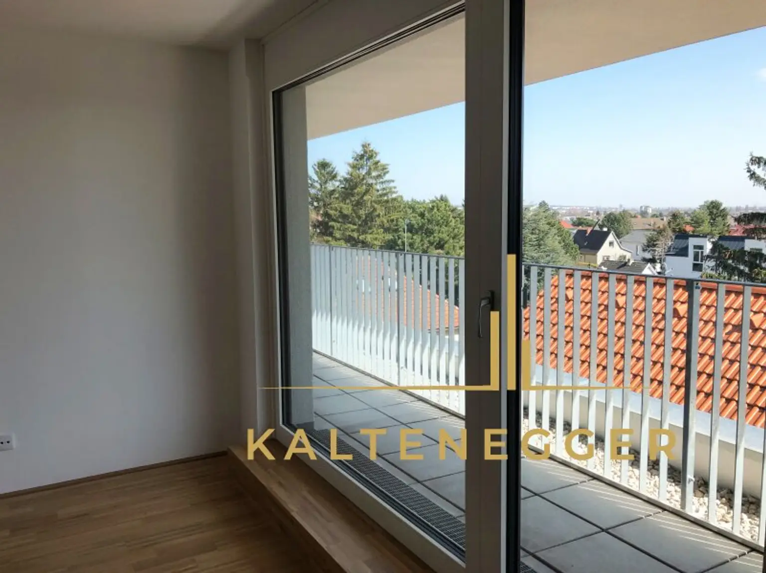 Helle 2-Zimmer Wohnung mit Terrasse im 3. Stock - für Singles oder Paare