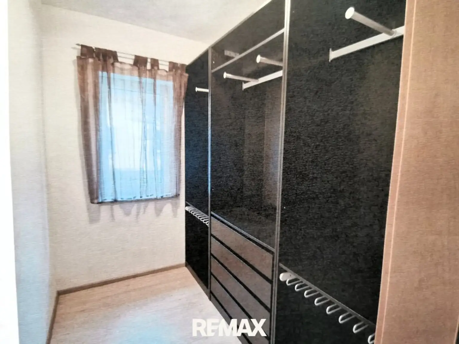 Schrank EG