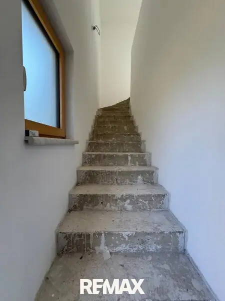 Treppenaufgang (Belag noch wählbar)