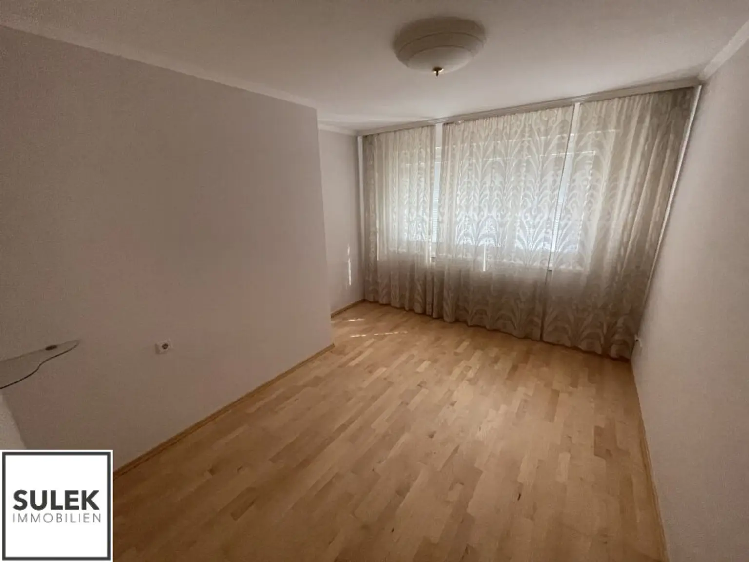 Lichtdurchflutete Gartenwohnung mit toller Ausstattung bei Ober St. Veit