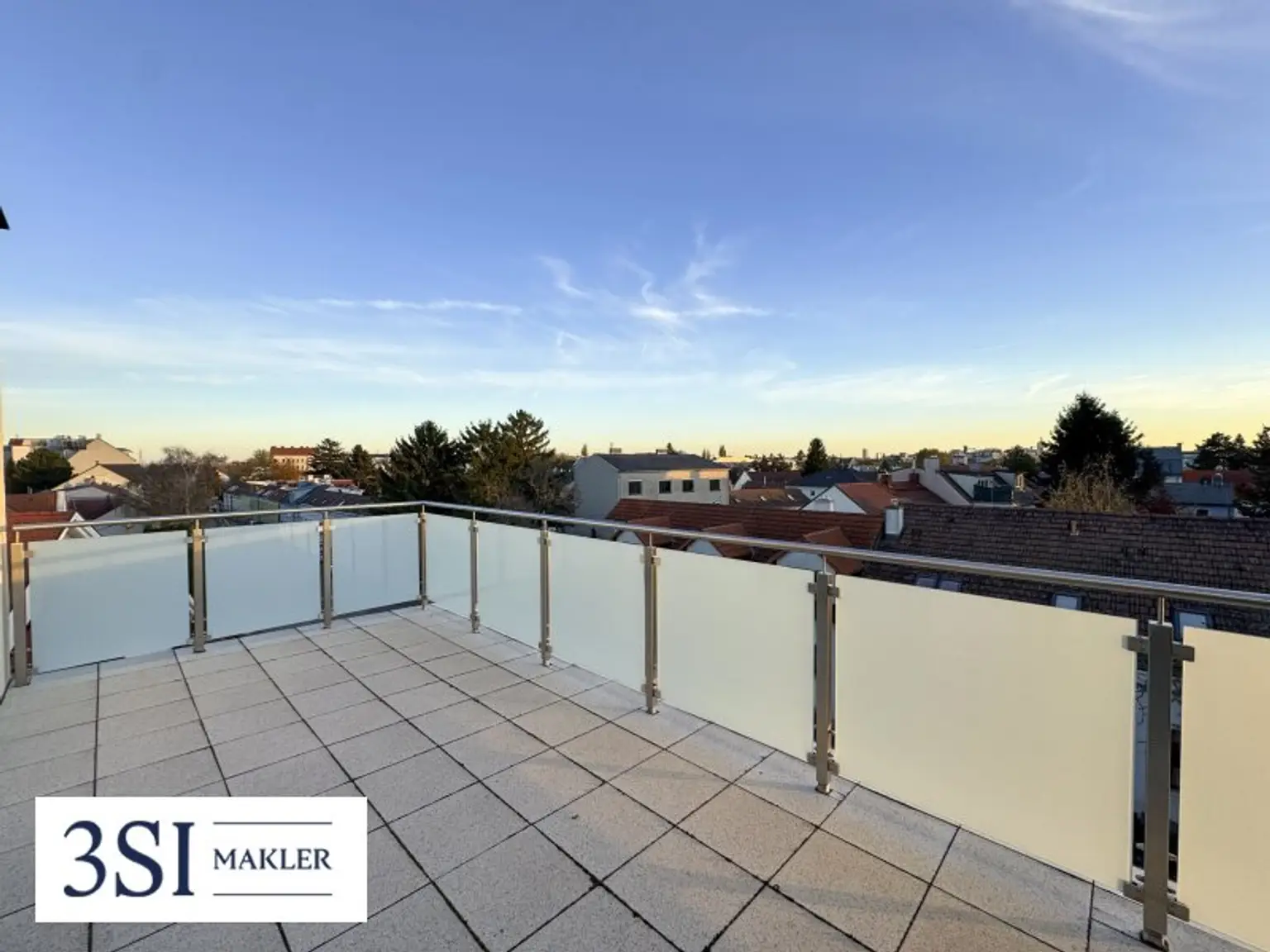 Ihr Rückzugsort über den Dächern Stammersdorfs – 2 Terrassen, Weitblick & Ruhe