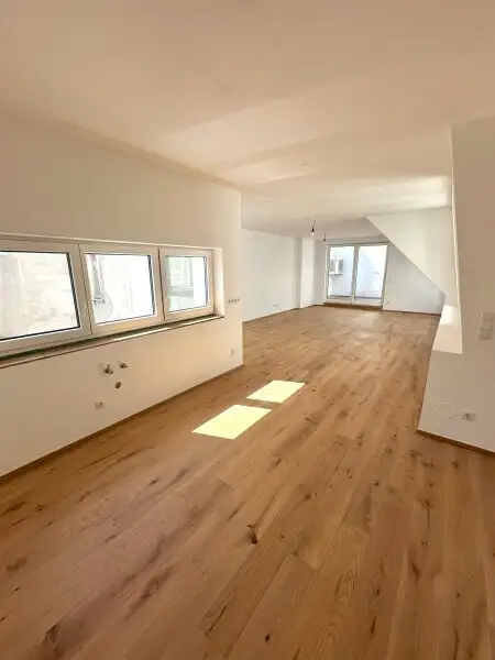 Exklusive Dachgeschosswohnung in 1020 Wien - 3 Zimmer und sonnige Dachterrasse