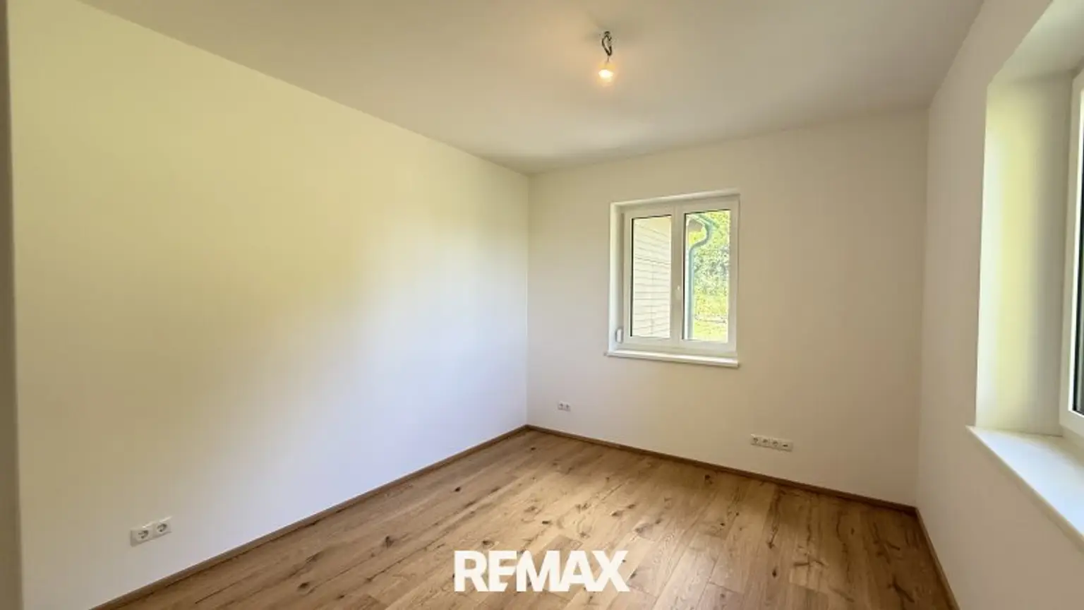 Zimmer EG oder Büro