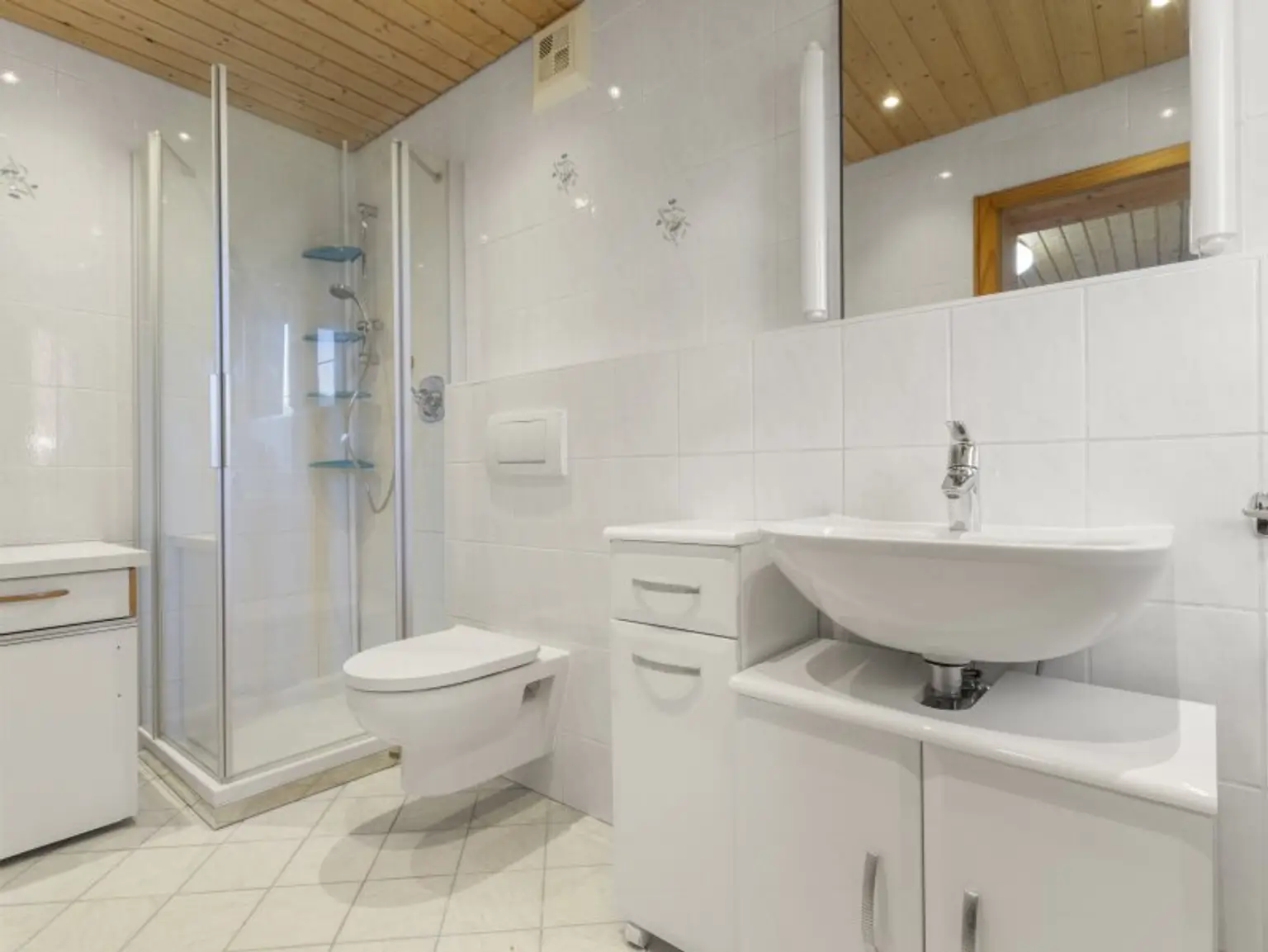 Schönes 247m² Mehrfamilienwohnhaus mit 4 Wohnungen am Weißensee mit Seeblick und Seenähe in TOPLAGE