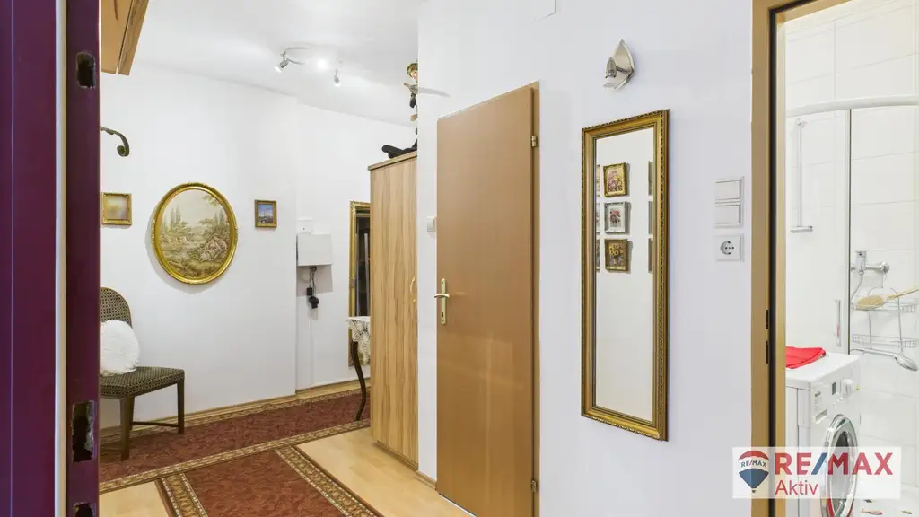 GROSSE GEPFLEGTE WOHNUNG MIT LIFT
