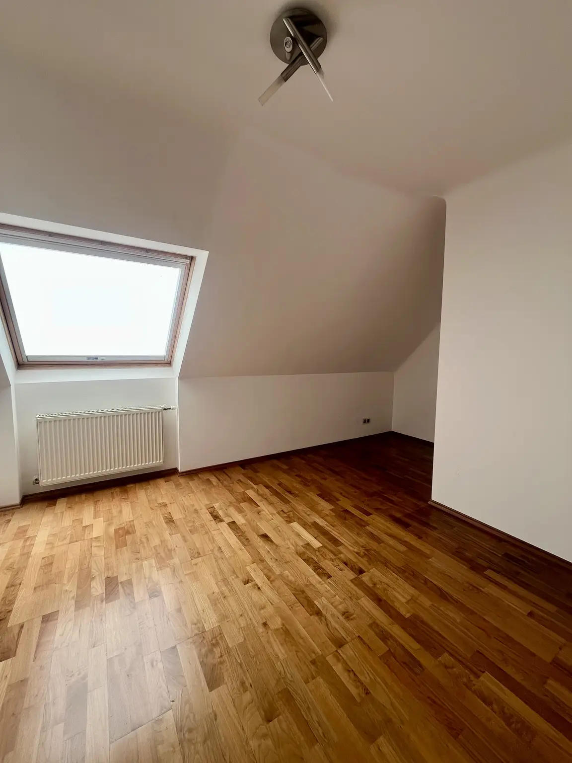 Charmante 3-Zimmer-Dachgeschosswohnung in zentraler Lage des 10. Wiener Gemeindebezirks