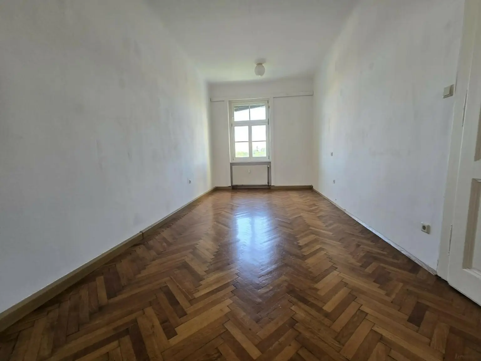 Wunderschöne Altbauwohnung mit Blick ins Grüne!