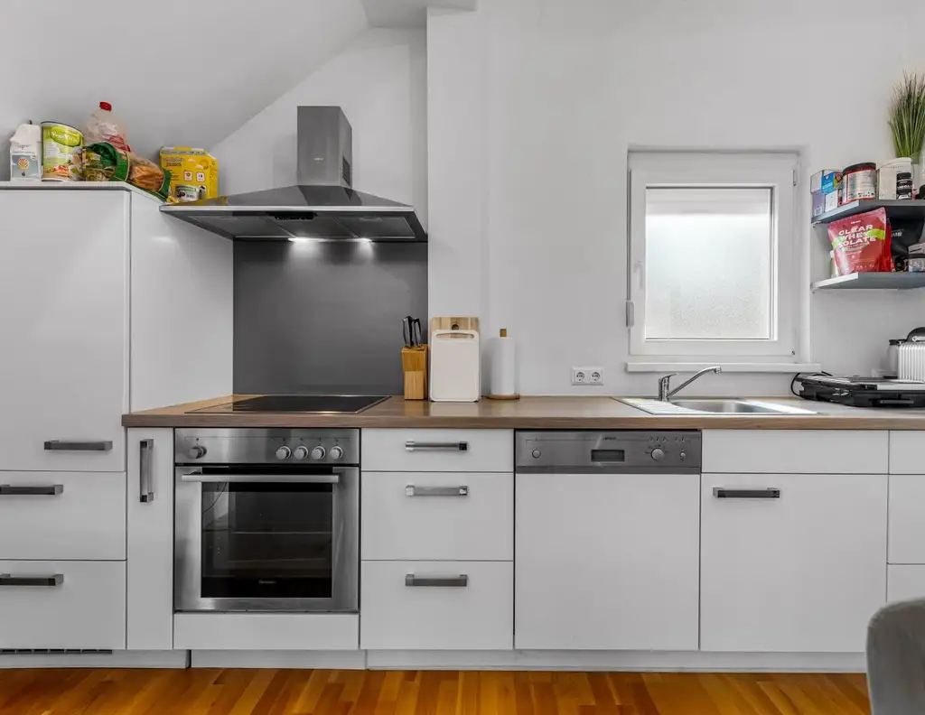 Charmante 3-Zimmer-Dachgeschosswohnung mit Terrasse und Bergblick in Klagenfurt!