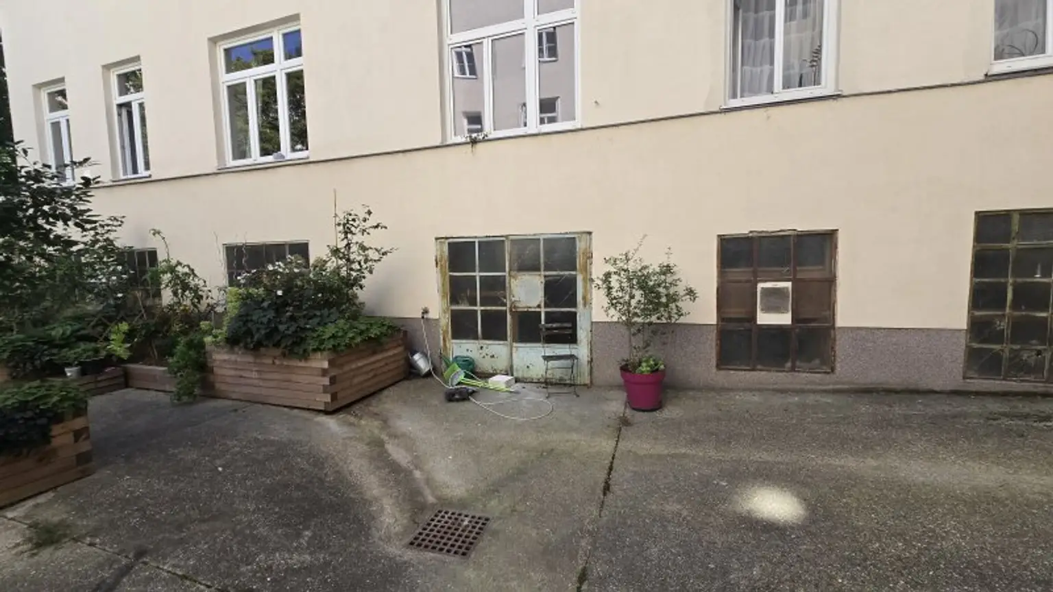 Innenhof Werkstätte Immobilie