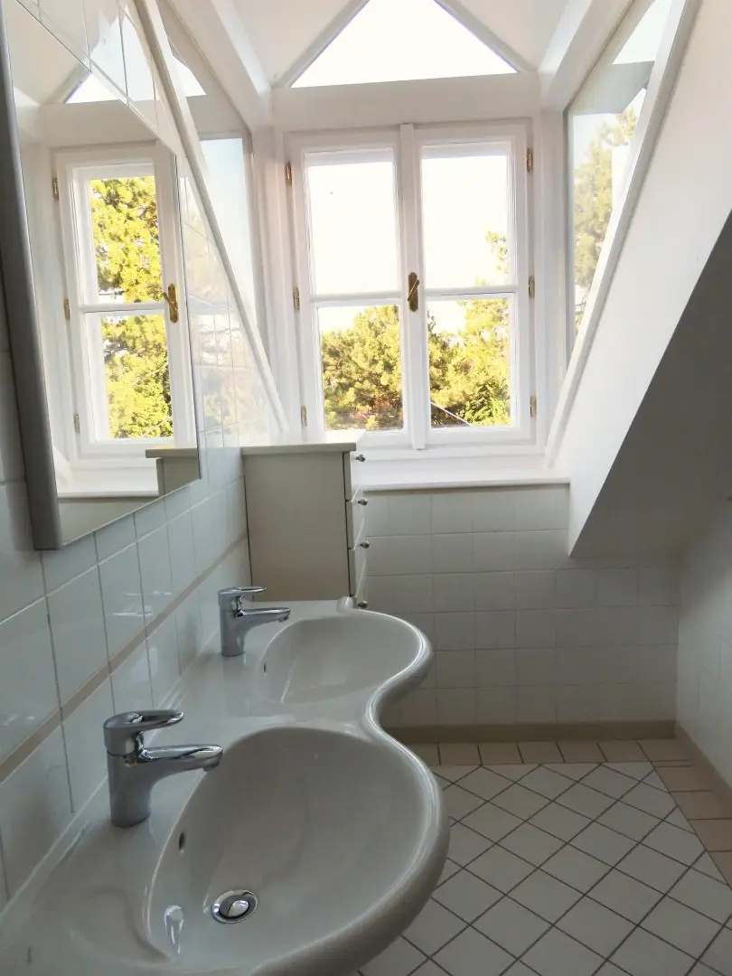 GRINZING - CHARMANTES WINZERHAUS, GERÄUMIG, GROSSFAMILIE ODER WOHNEN / ARBEITEN UNTER EINEM DACH