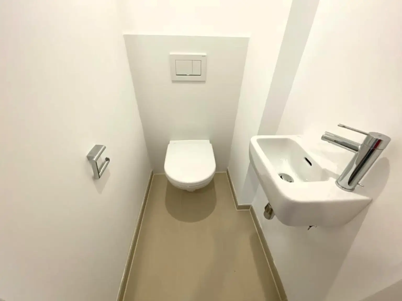 Oberstes Stockwerk! Klimatisierte DG-Wohnung mit 10m² Terrassenfläche!!!